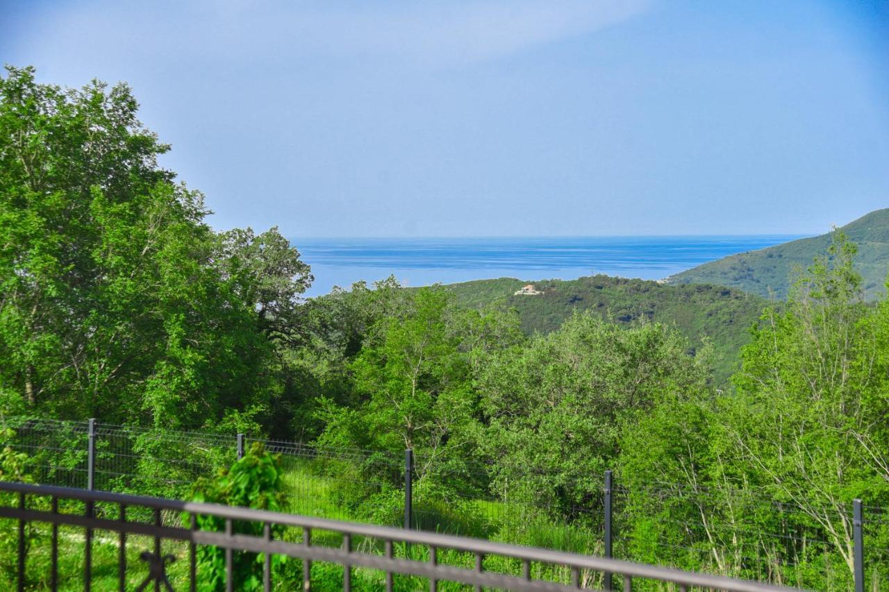 Sunset & Sunrise Villas In Stanisici-Two Villas With Common Pool Budva Exteriér fotografie
