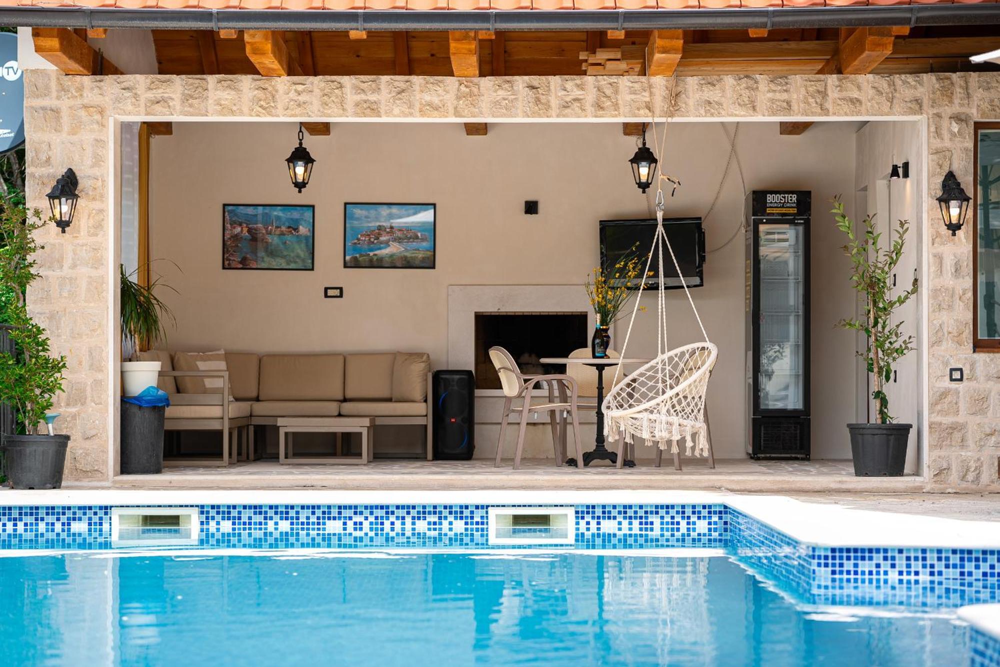 Sunset & Sunrise Villas In Stanisici-Two Villas With Common Pool Budva Exteriér fotografie