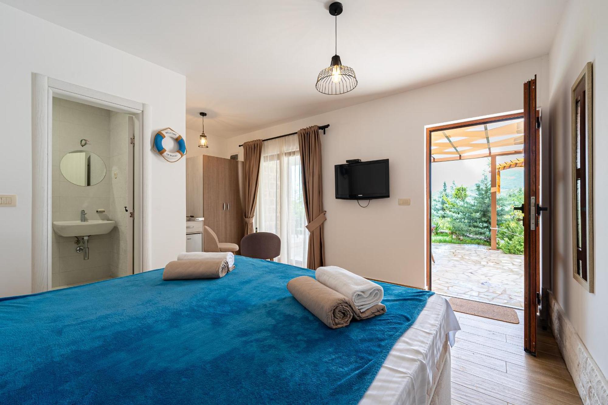 Sunset & Sunrise Villas In Stanisici-Two Villas With Common Pool Budva Exteriér fotografie