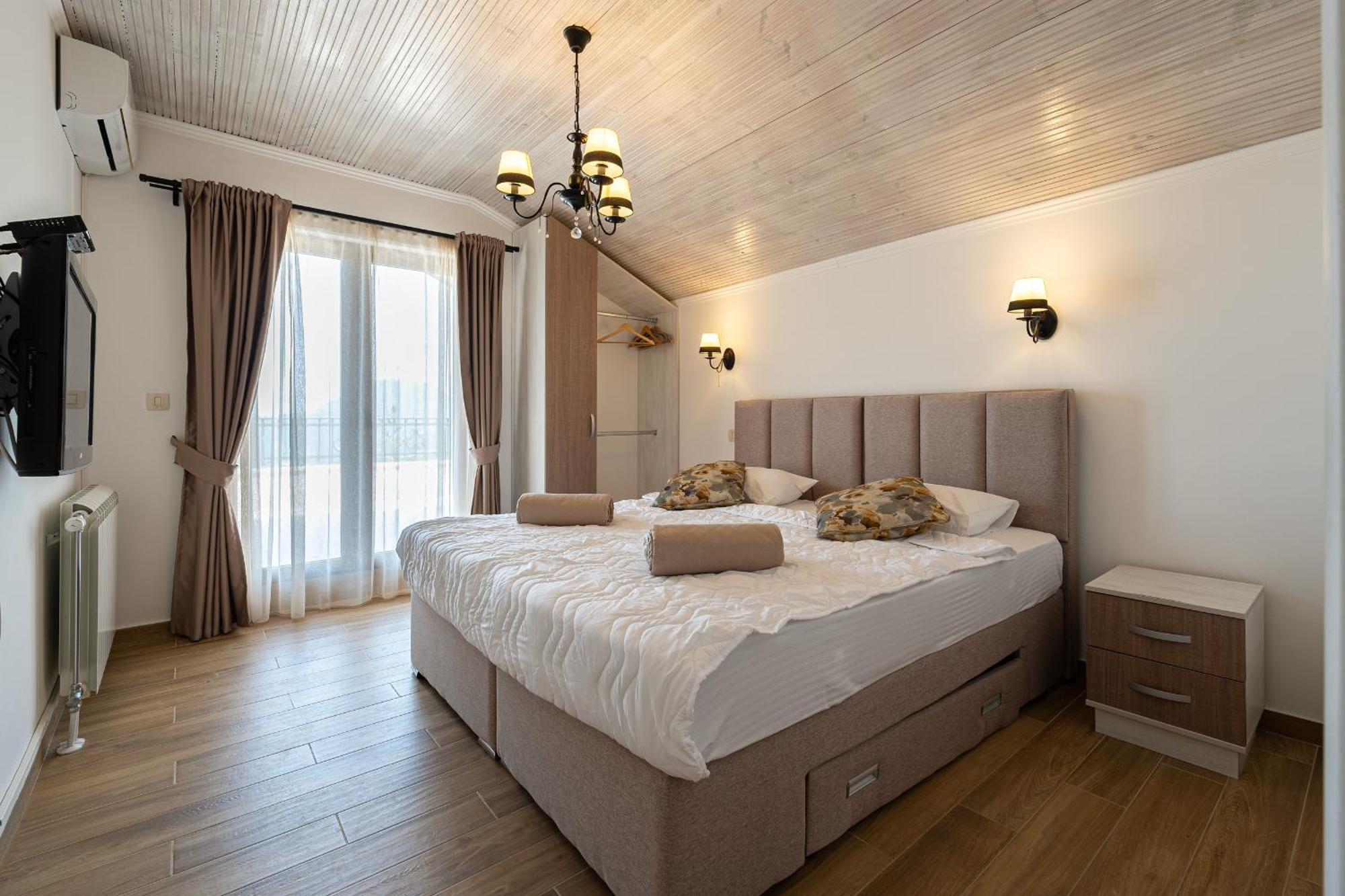 Sunset & Sunrise Villas In Stanisici-Two Villas With Common Pool Budva Exteriér fotografie