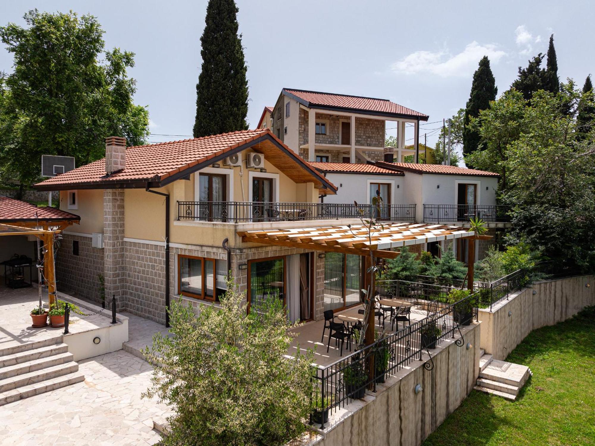 Sunset & Sunrise Villas In Stanisici-Two Villas With Common Pool Budva Exteriér fotografie