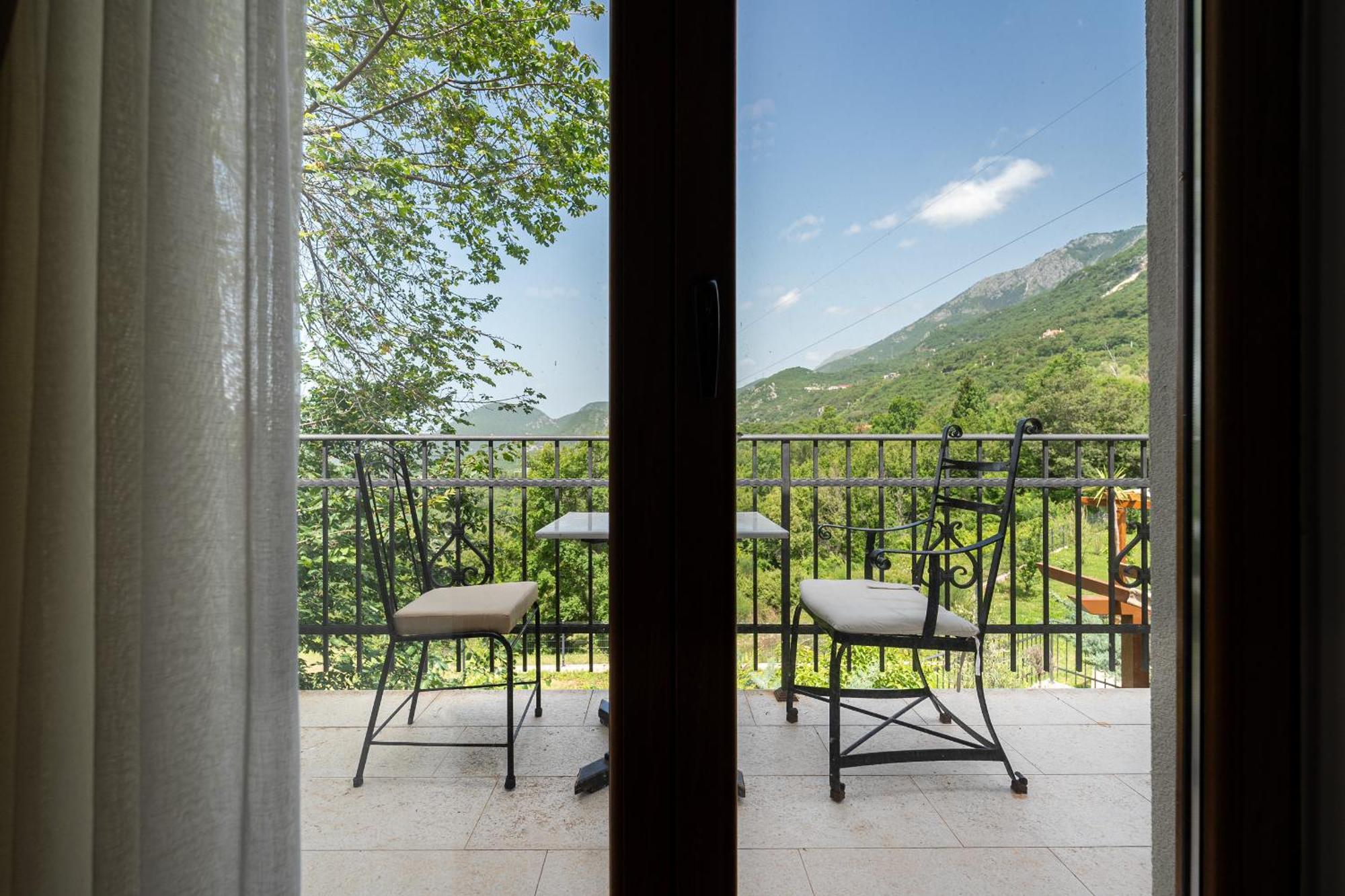 Sunset & Sunrise Villas In Stanisici-Two Villas With Common Pool Budva Exteriér fotografie
