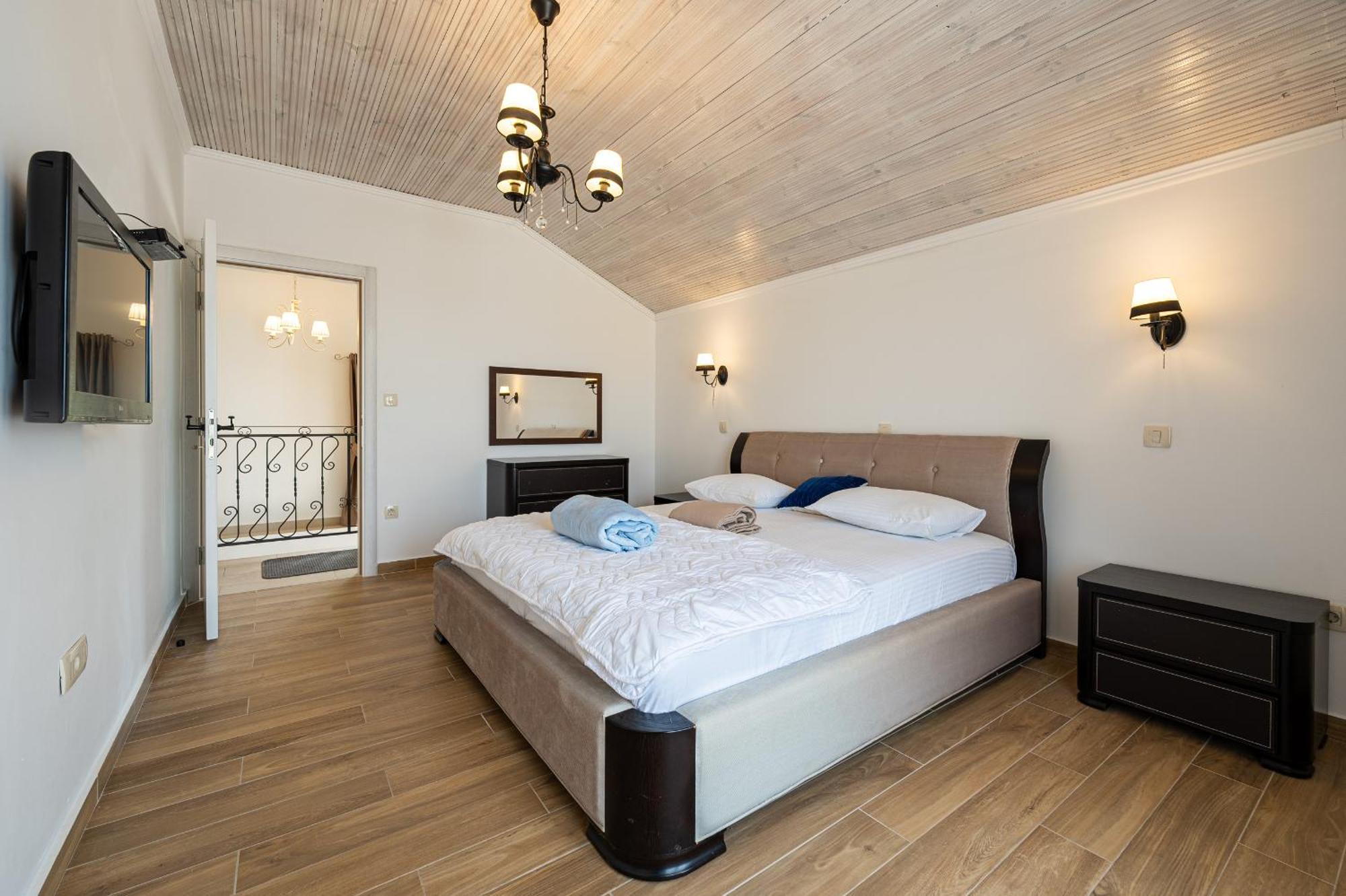 Sunset & Sunrise Villas In Stanisici-Two Villas With Common Pool Budva Exteriér fotografie