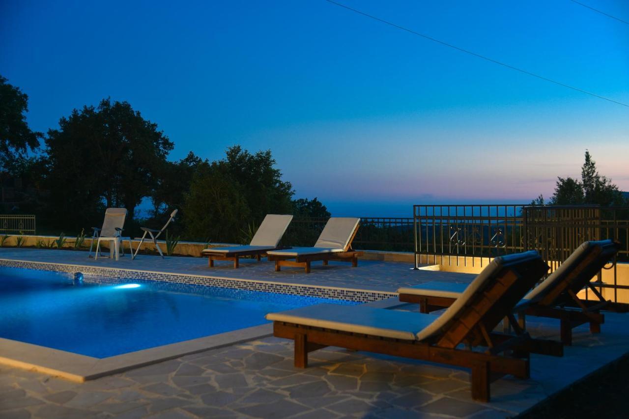 Sunset & Sunrise Villas In Stanisici-Two Villas With Common Pool Budva Exteriér fotografie